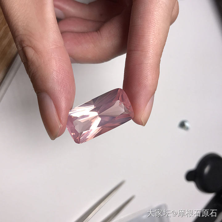 极品粉晶 来自马达加斯加_彩色宝石