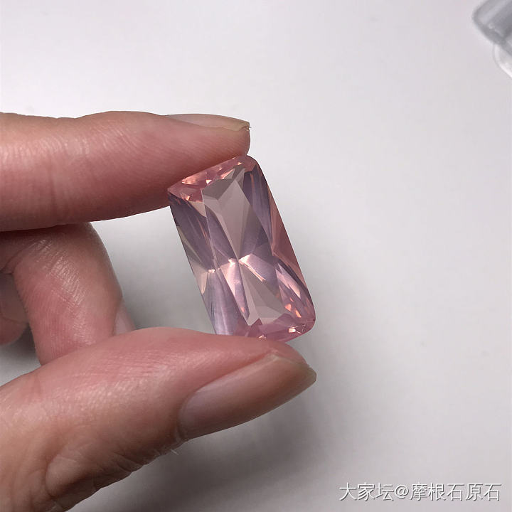 极品粉晶 来自马达加斯加_彩色宝石