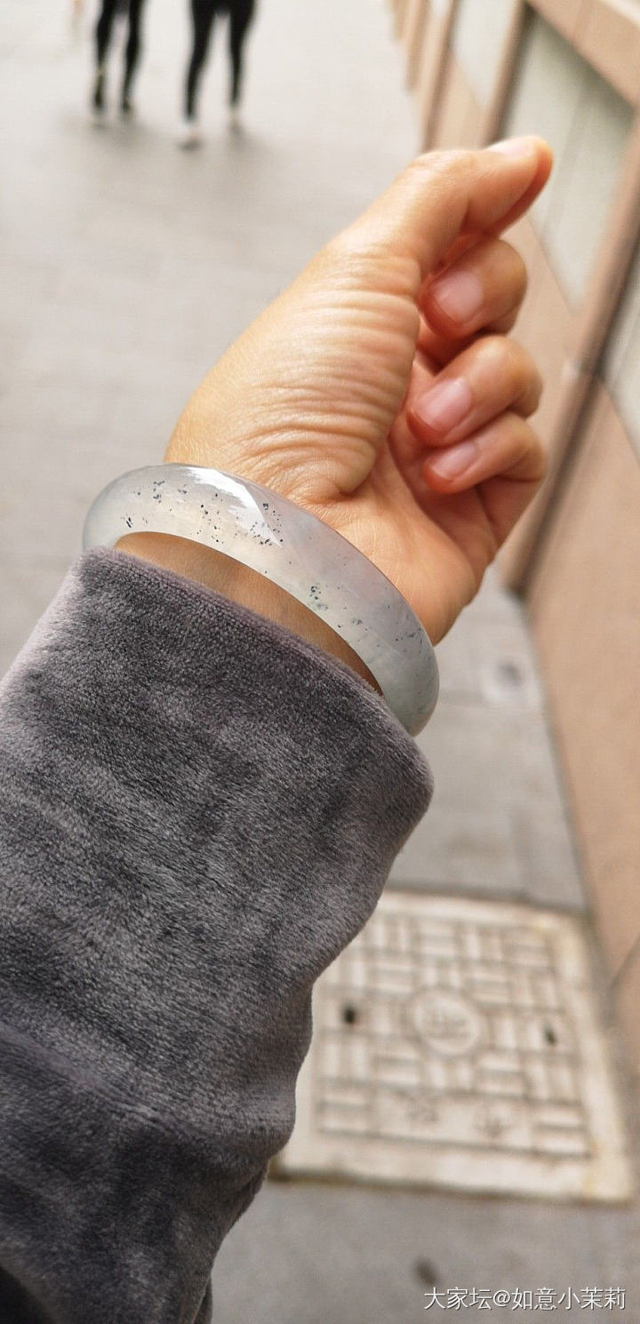 你们日常戴多少钱的镯子？_手镯翡翠