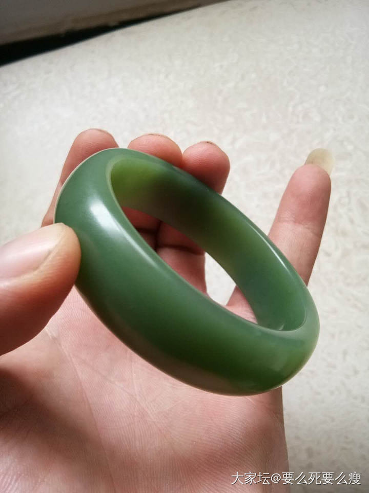 小五开，大家觉得值不值_手镯和田玉