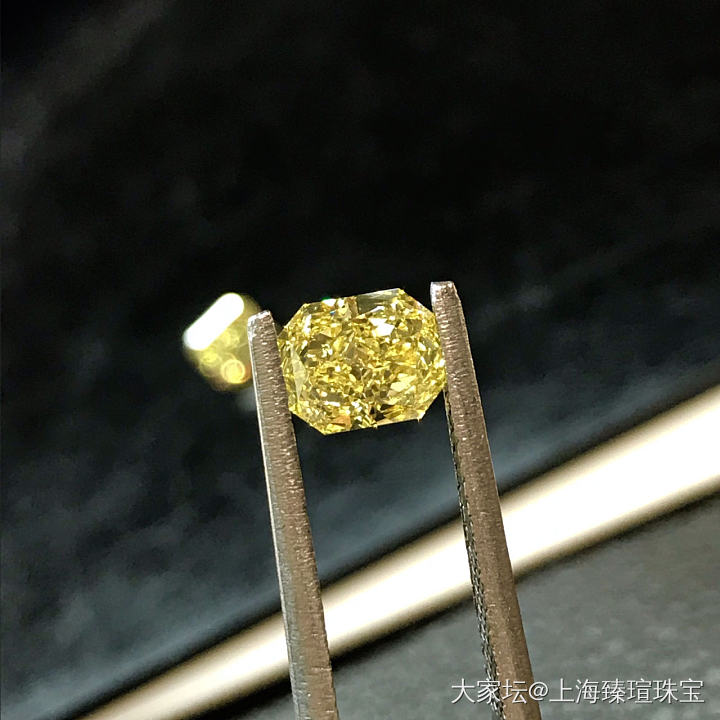 1.22ct/FIY+++浓彩黄黄钻，颜色绝对属于艳彩黄级别_钻石