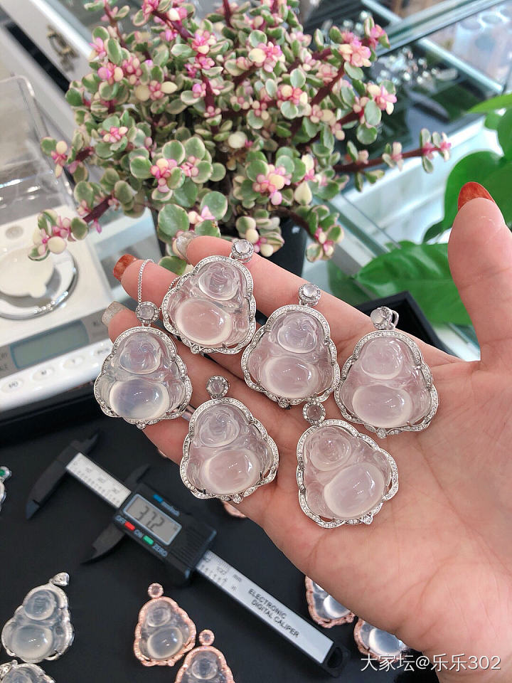 玉髓佛公_挂件玉髓