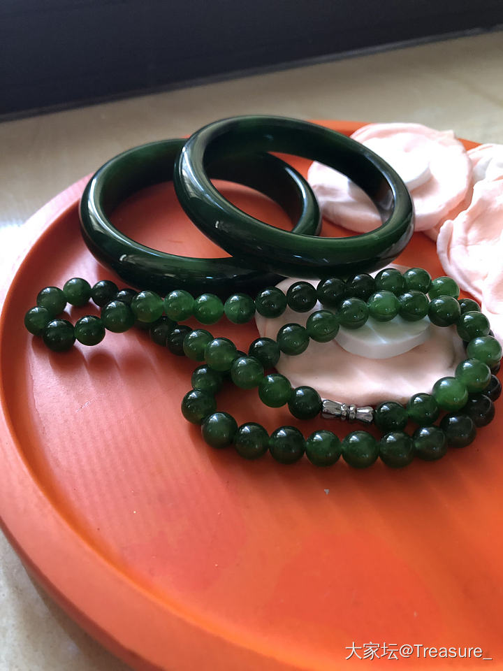 突然get到了菠菜绿的美_珠串手镯和田玉