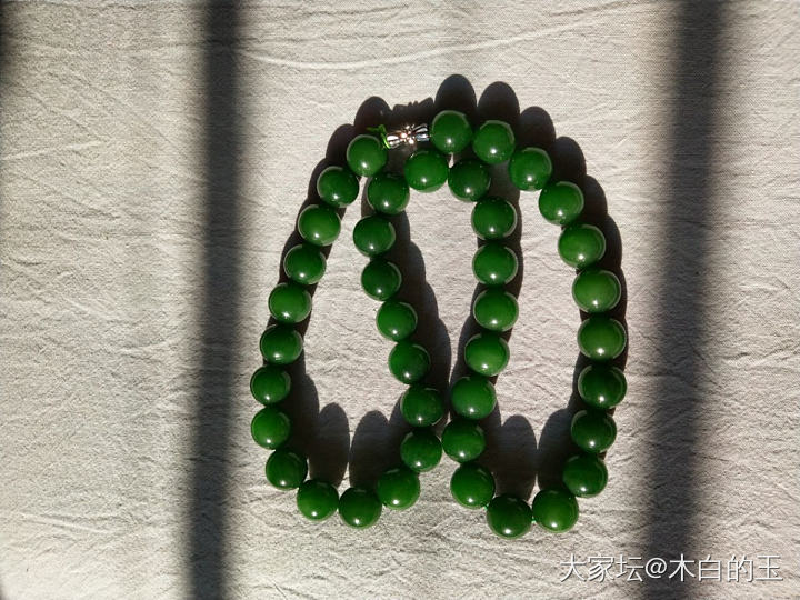 突然get到了菠菜绿的美_珠串手镯和田玉