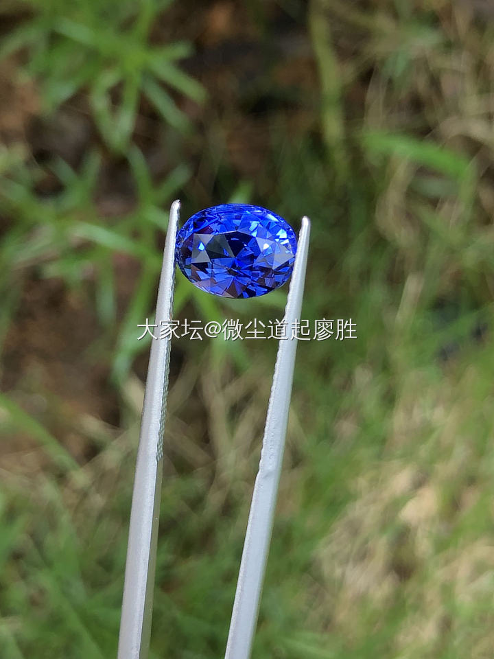 各位大师帮忙看看这颗蓝宝石，这样算什么颜色_刻面宝石蓝宝石