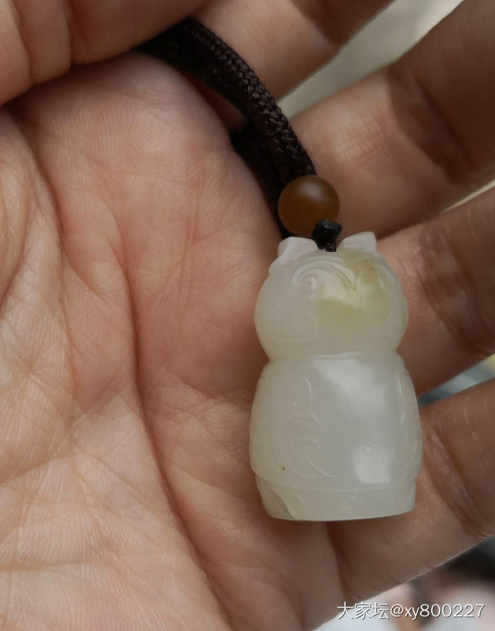 油油白白的小且末玉鸮。_挂件和田玉