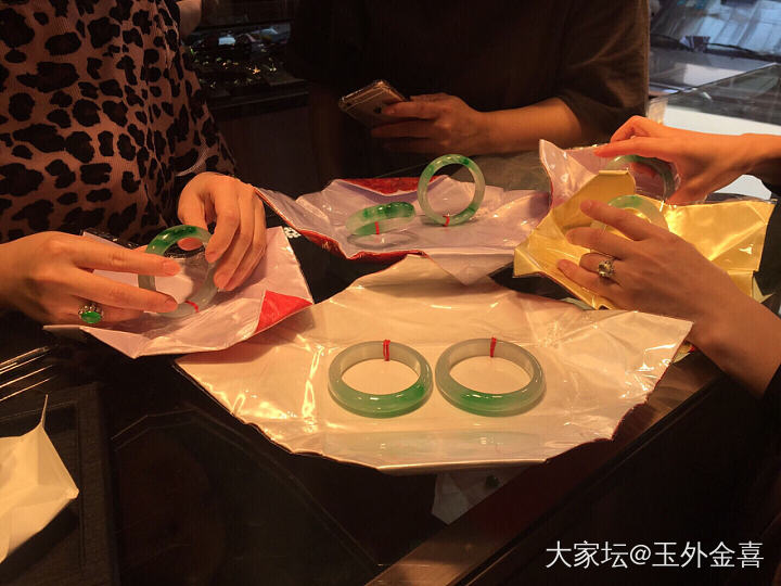 自卑的默默退下_翡翠