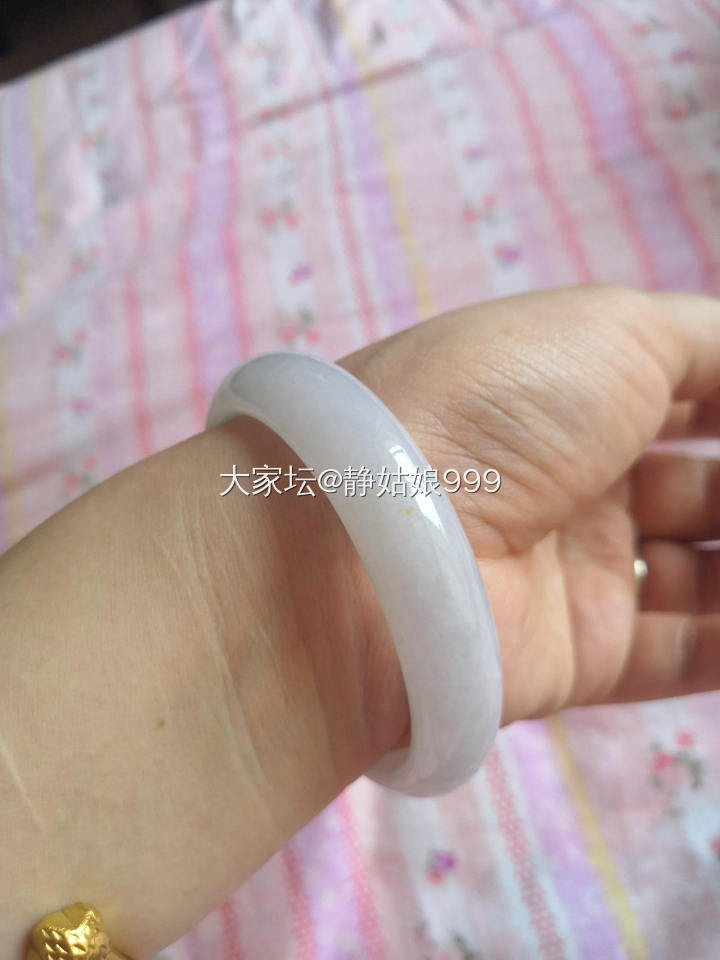 入手的第一个玉镯_手镯翡翠