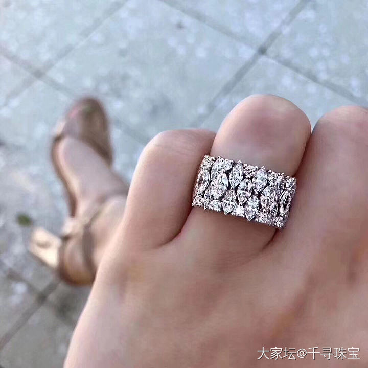 豪镶满圈钻💎马眼钻排戒_钻石千寻珠宝