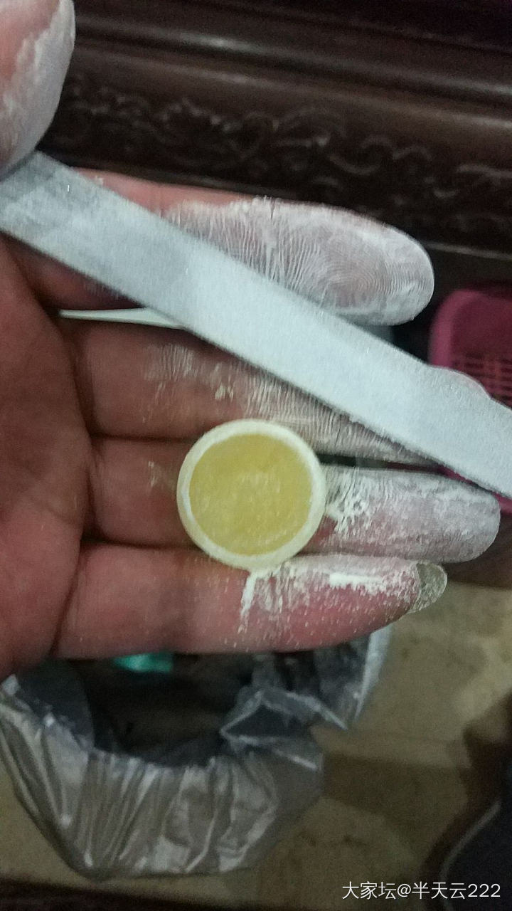 蜜蜡小环，制作过程中_打磨琥珀蜜蜡