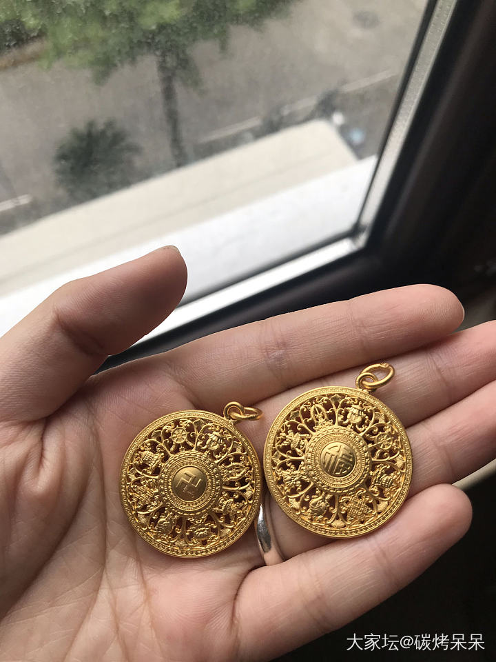 明牌的守护吊坠还挺好看_明牌珠宝吊坠金