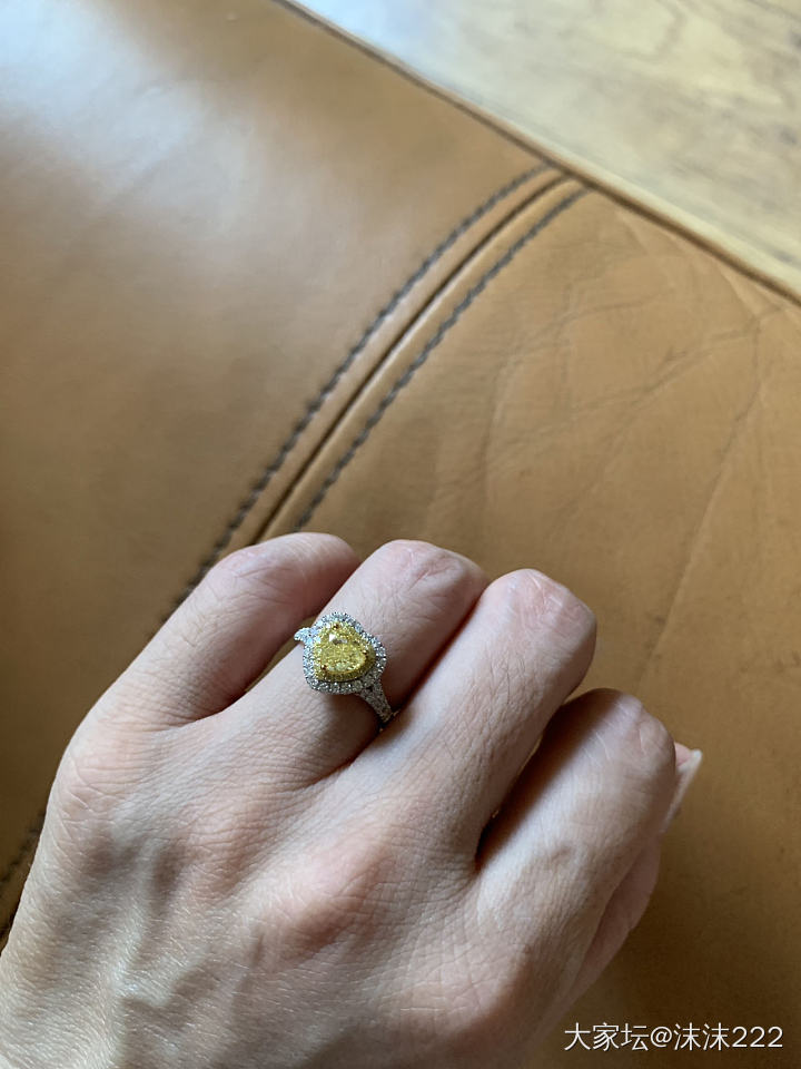 新入的心型黄钻，FIY，为啥看起来没那么黄_彩钻