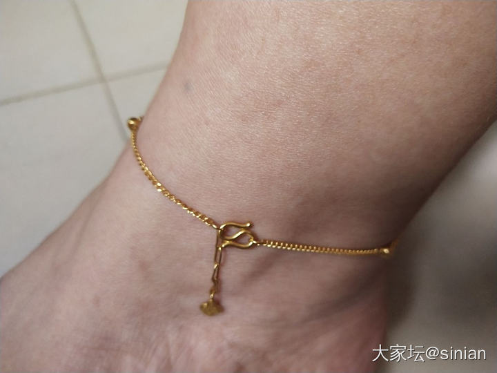 想买黄金脚链，能晒一下你们的参考一下吗？谢啦。_脚饰金
