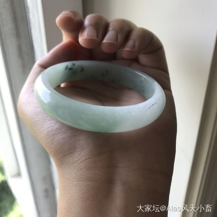 浅色更凉快_手镯翡翠