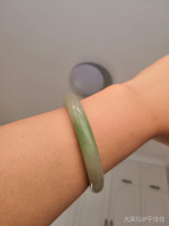 不是第一眼美女，却越戴越美_手镯和田玉