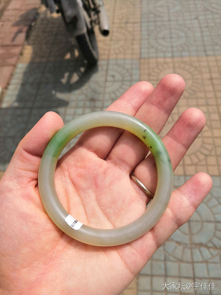 不是第一眼美女，却越戴越美_手镯和田玉