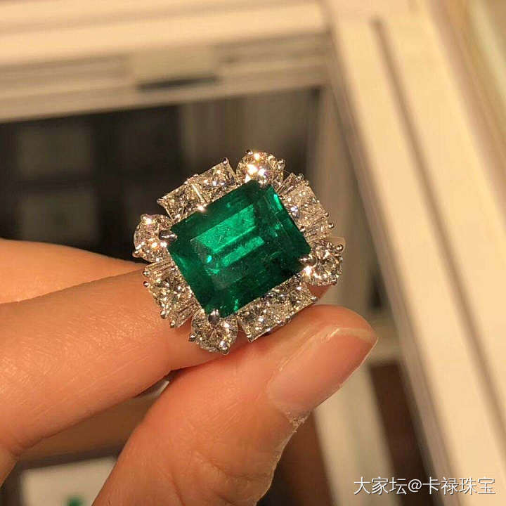【卡禄珠宝】收藏级 8.29克拉哥伦比亚祖母绿戒指  木佐绿 微油_戒指祖母绿名贵宝石