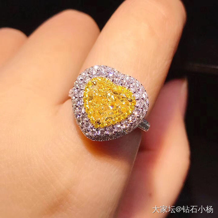 新入的心型黄钻，FIY，为啥看起来没那么黄_彩钻