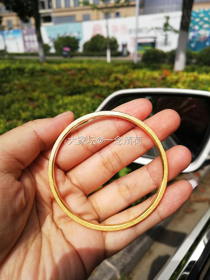 周大福换款镯子到了_手镯金
