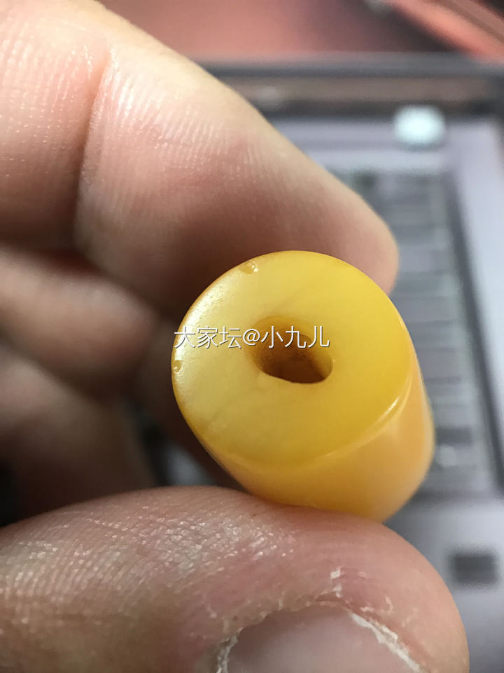 老蜜蜡的孔道表现_蜜蜡