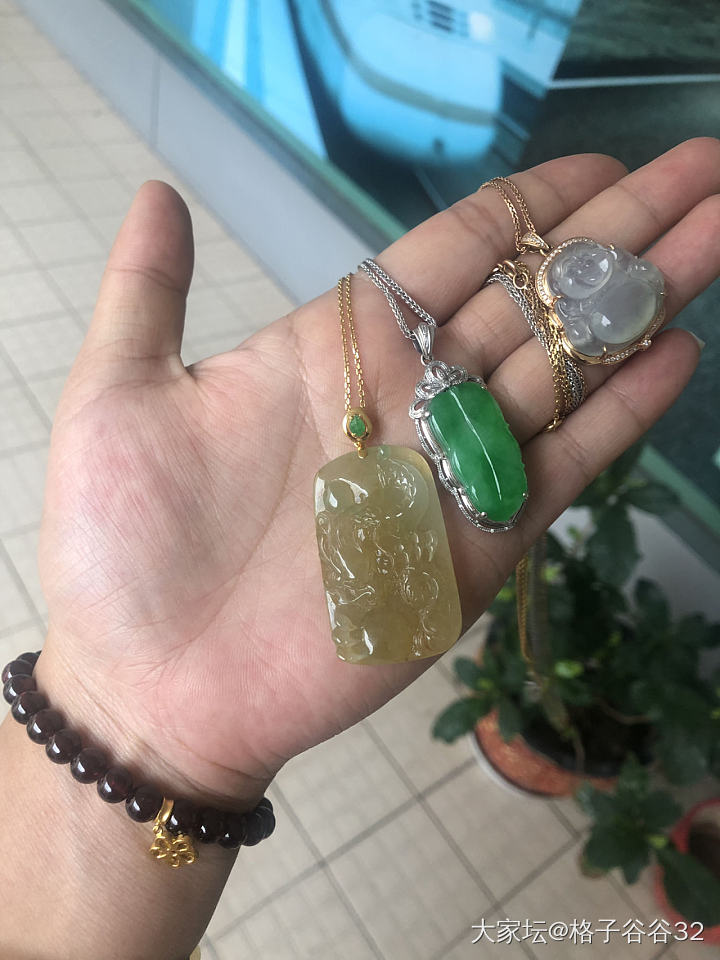 舍不得集中入一个坠子，目前三个都是入门，都喜欢，晒一个贴_吊坠翡翠
