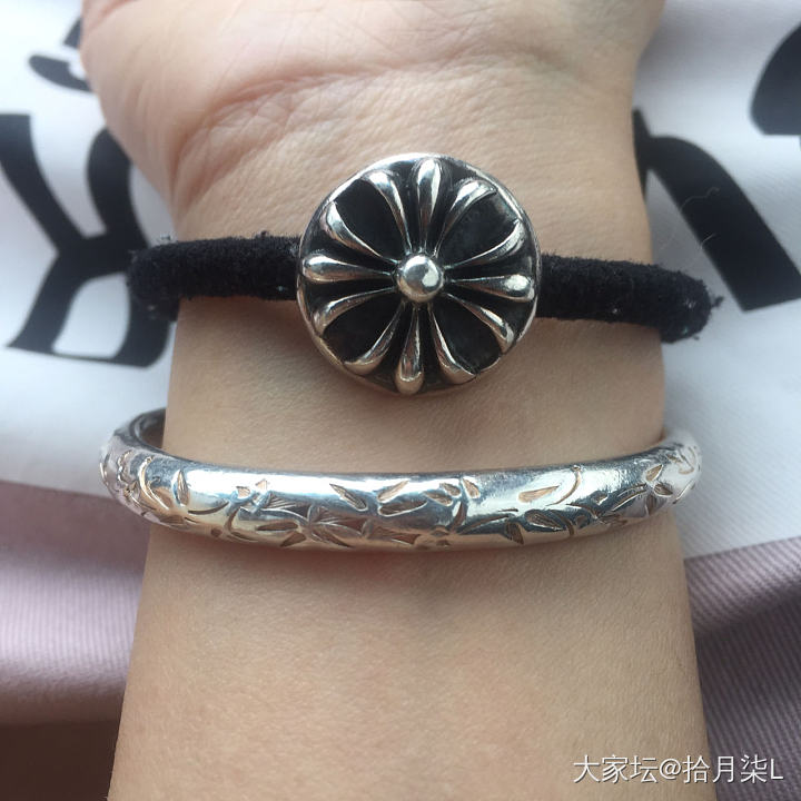 珍圆蒜磕碰得各种痕迹_手镯银