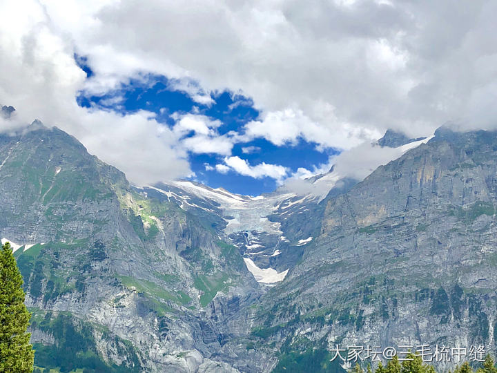 阿尔卑斯山，绝对当得起巍峨两字_旅游
