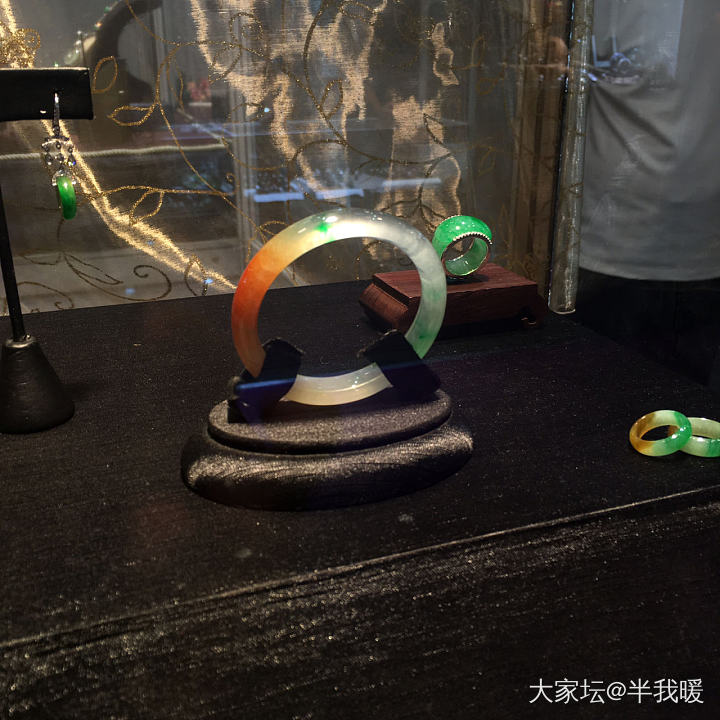 逛昆明珠宝展_展会翡翠