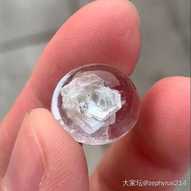 一朵永不凋谢的白玫瑰🌹_水晶