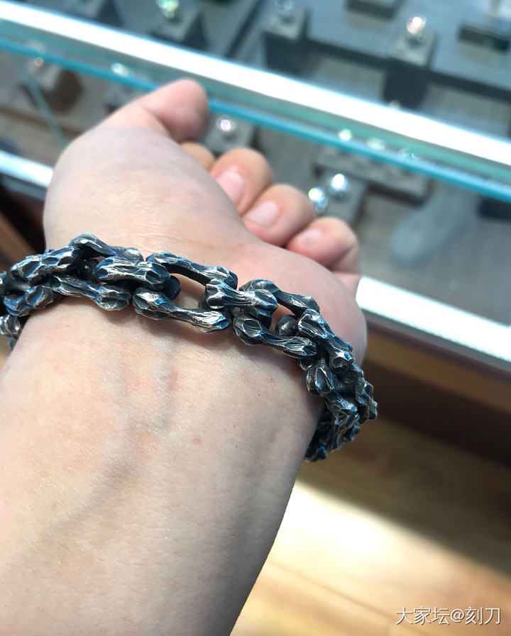 排除万难，勇往直前，新作《岩》_金工