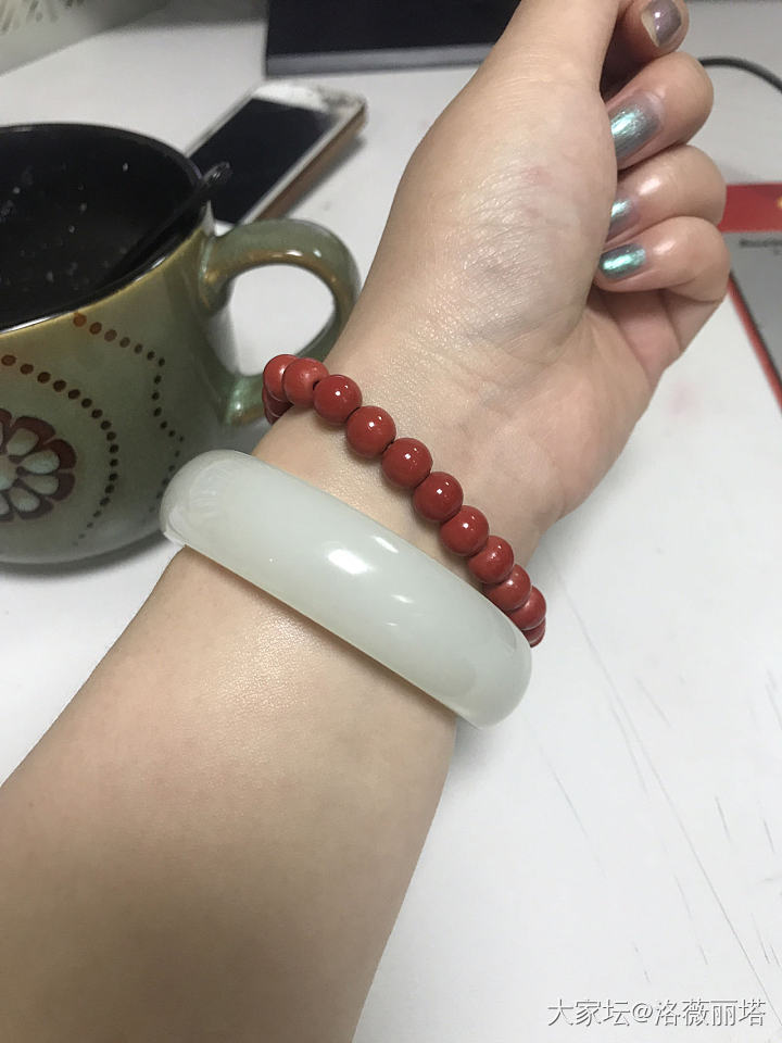 大家来秀左右手_手饰金和田玉