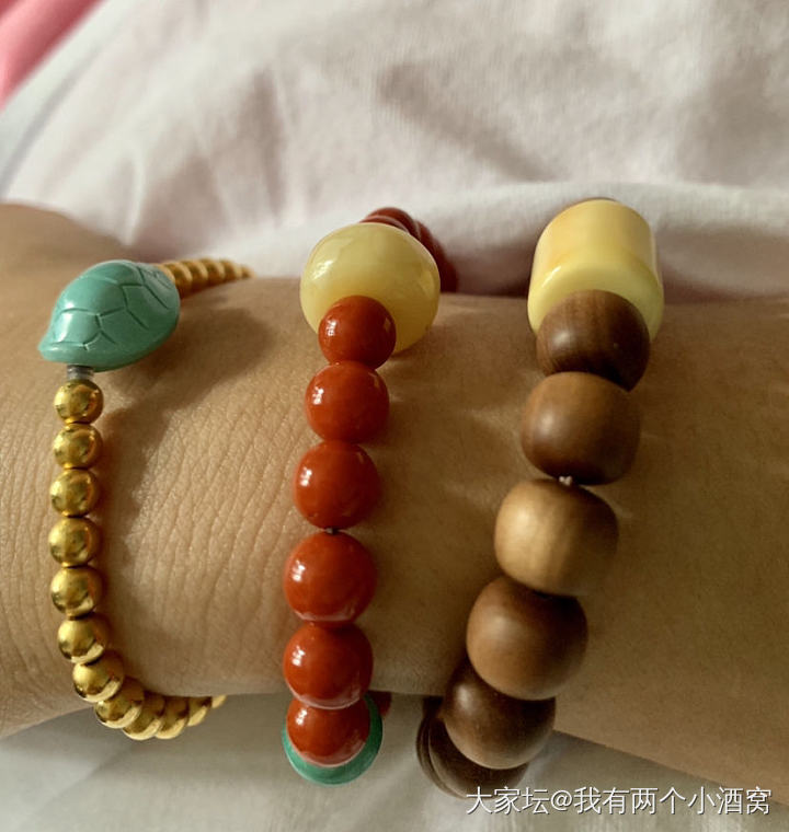 大家来秀左右手_手饰金和田玉