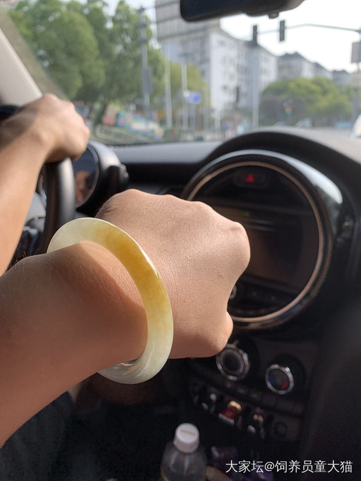 大家来秀左右手_手饰金和田玉