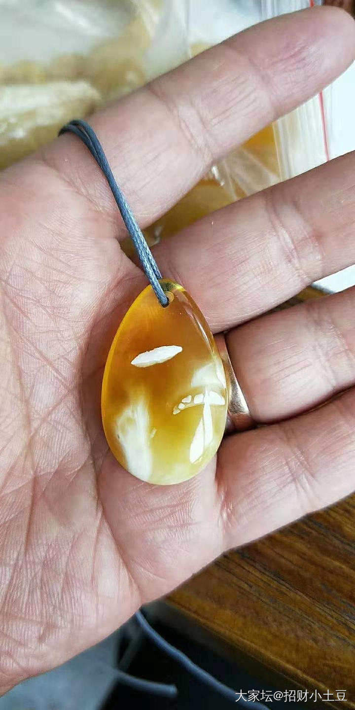 俄料金绞白水滴5.4_琥珀蜜蜡