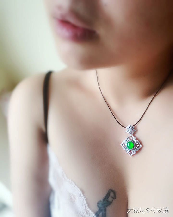 任你蜚短流长，自己玩儿的高兴就好呀😘_吊坠翡翠