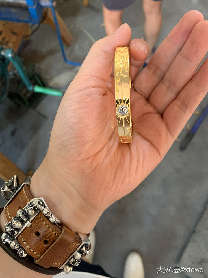 唐草铂金印手镯_手镯金