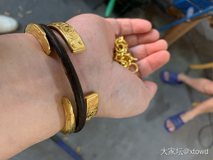 唐草铂金印手镯_手镯金