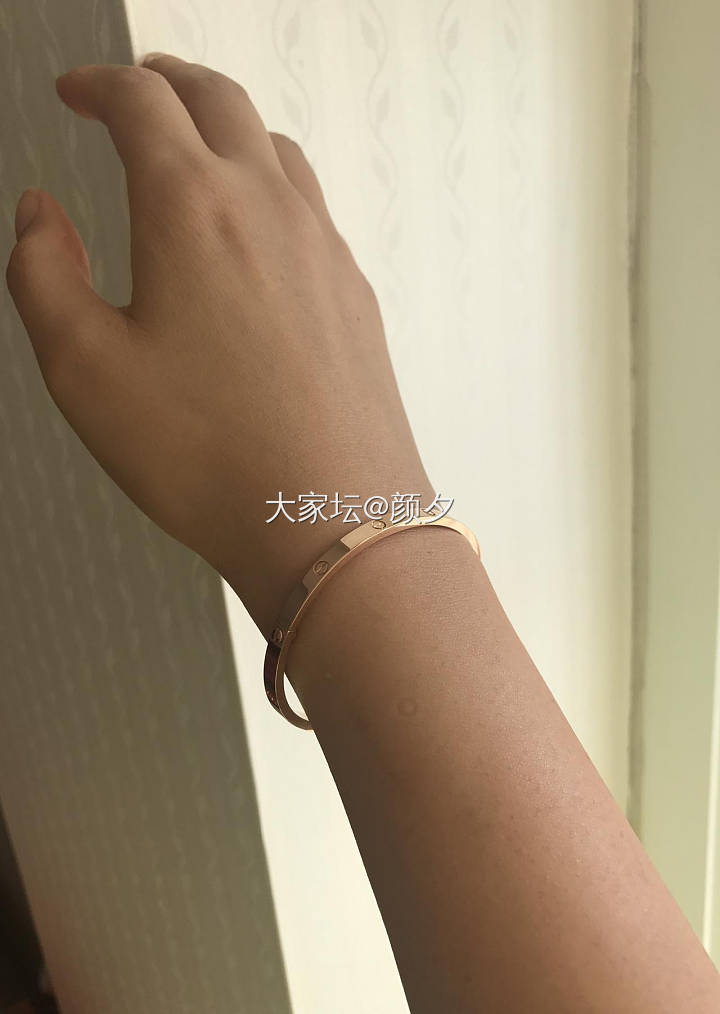 窄版卡地亚手镯的螺丝问题_K金手镯卡地亚