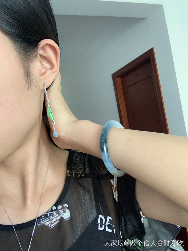 周末拍图秀秀水墨画三彩手镯吧，手镯太少只能晒晒旧爱！_手镯翡翠