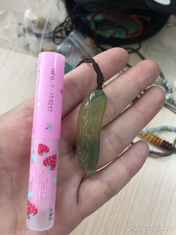 翡翠绿如意_翡翠