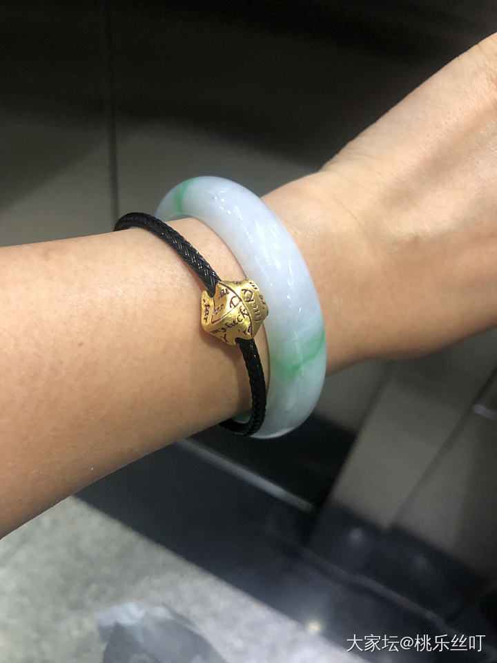 新纳入白底青_手镯翡翠