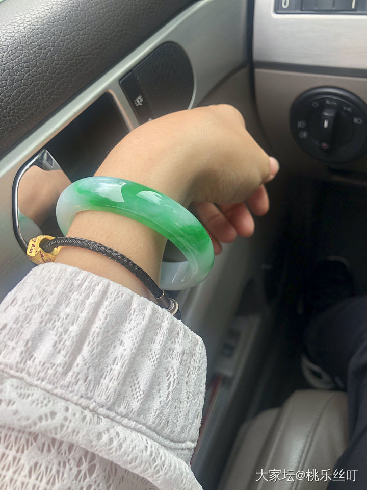 新纳入白底青_手镯翡翠