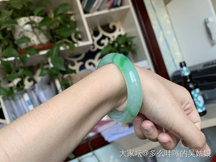 我的冰阳绿翡翠手镯_手镯翡翠