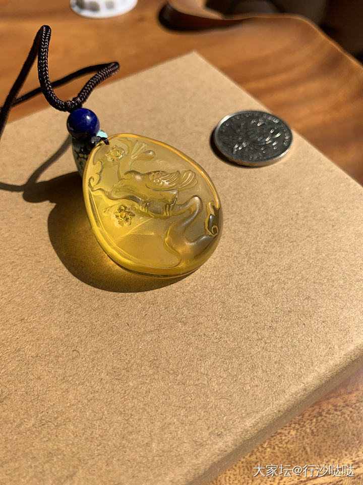 翡翠吧老吧友转战来_琥珀挂件