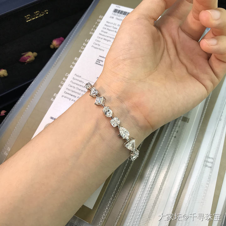 异形钻手链50分~1克拉~2克拉对比_钻石千寻珠宝