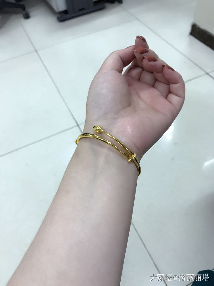 我想看看你们的细牙签_金手镯