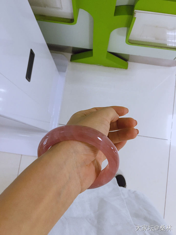 大的都能甩出去了_粉晶