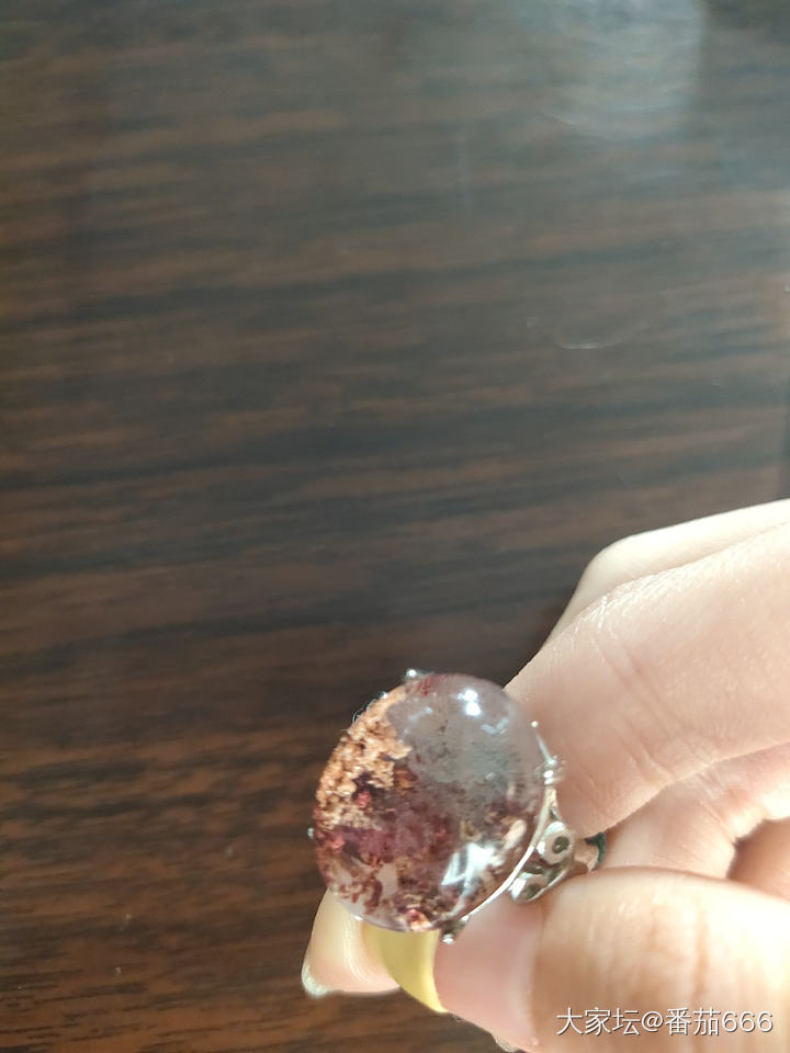 今年去年买了一堆自己用不上的翡翠和田玉送一部分。
