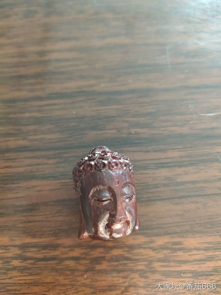 今年去年买了一堆自己用不上的翡翠和田玉送一部分。