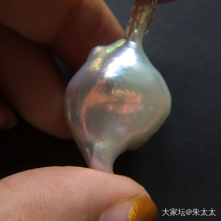 哈哈我又来发巴洛克珍珠给大家发挥想象力了.看看两个分别像什么？_海水珍珠